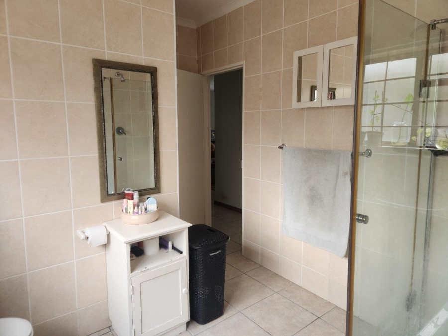 To Let 1 Bedroom Property for Rent in Flamingo Vlei Western Cape